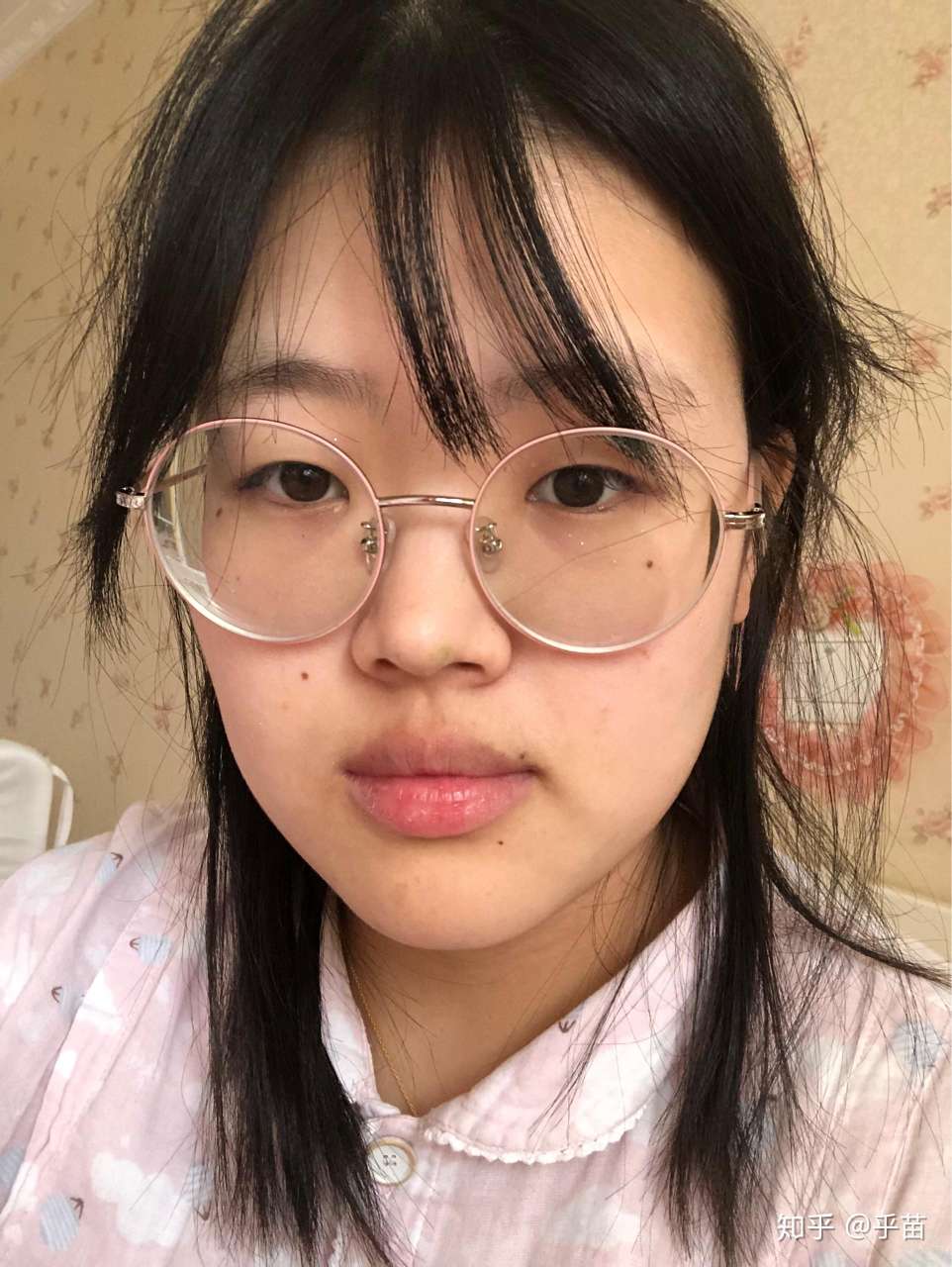 【交流】谁愿意带素颜女孩打王者？？？游戏攻略_手游下载  第1张